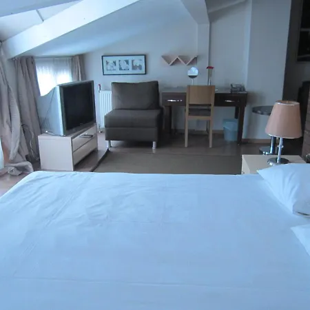 Hotel Derpa 3*