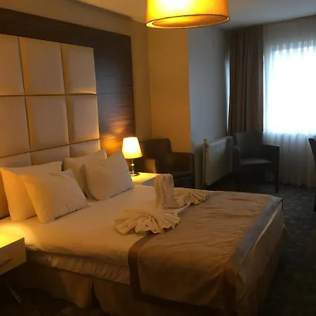 Hotel Derpa 3*